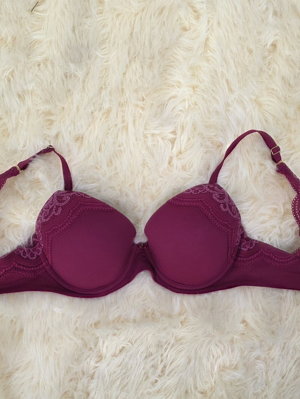 Plunge Lace Trim T-Shirt Bra in Wine